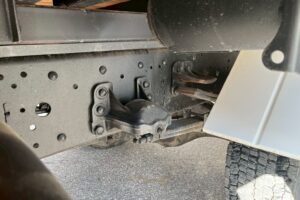 サムネイル: 平成21年　いすゞ　フォワード　４トン４段クレーン　ロングジャッキ・フックイン・ラジコン付