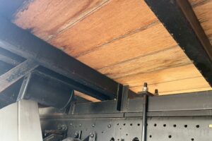 サムネイル: 平成21年　いすゞ　フォワード　４トン４段クレーン　ロングジャッキ・フックイン・ラジコン付