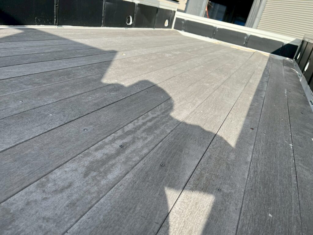 平成21年　いすゞ　フォワード　４トン４段クレーン　ロングジャッキ・フックイン・ラジコン付