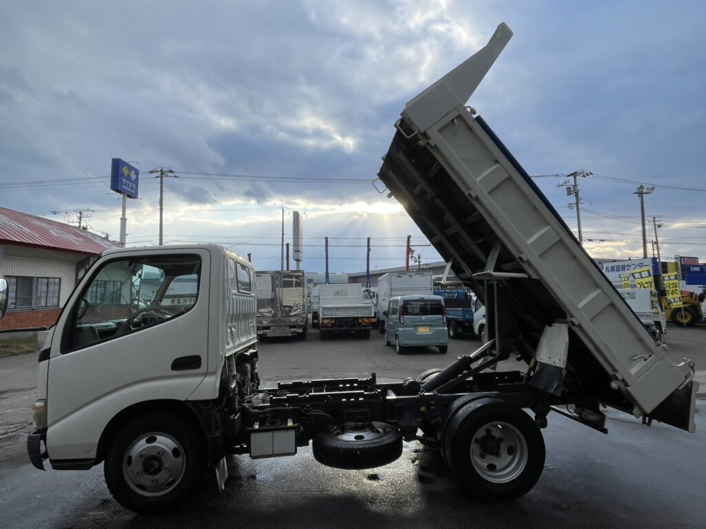 平成20年　デュトロ3トンダンプ　フル装備　5MT　車検1年付