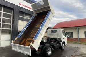 サムネイル: 平成20年　デュトロ3トンダンプ　フル装備　5MT　車検1年付