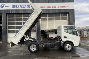 サムネイル: 平成20年　デュトロ3トンダンプ　フル装備　5MT　車検1年付