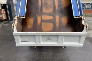 サムネイル: 平成20年　デュトロ3トンダンプ　フル装備　5MT　車検1年付