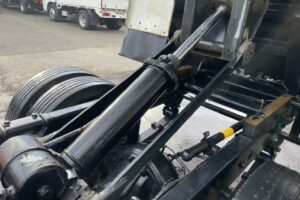 サムネイル: 平成20年　デュトロ3トンダンプ　フル装備　5MT　車検1年付