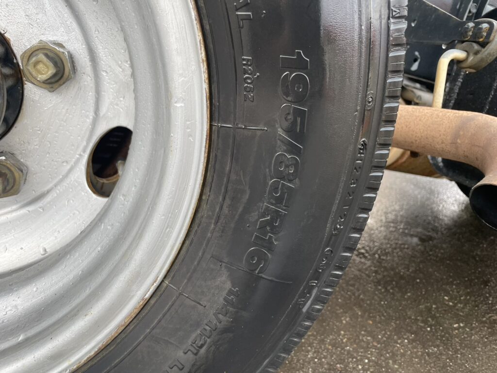 平成20年　デュトロ3トンダンプ　フル装備　5MT　車検1年付