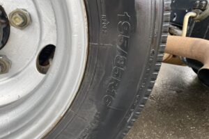 サムネイル: 平成20年　デュトロ3トンダンプ　フル装備　5MT　車検1年付