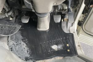 サムネイル: 平成20年　デュトロ3トンダンプ　フル装備　5MT　車検1年付