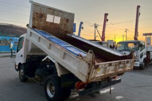 サムネイル: 平成26年式デュトロダンプ　最大積載4000㎏　電動コボレーン