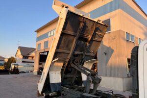 サムネイル: 平成26年式デュトロダンプ　最大積載4000㎏　電動コボレーン