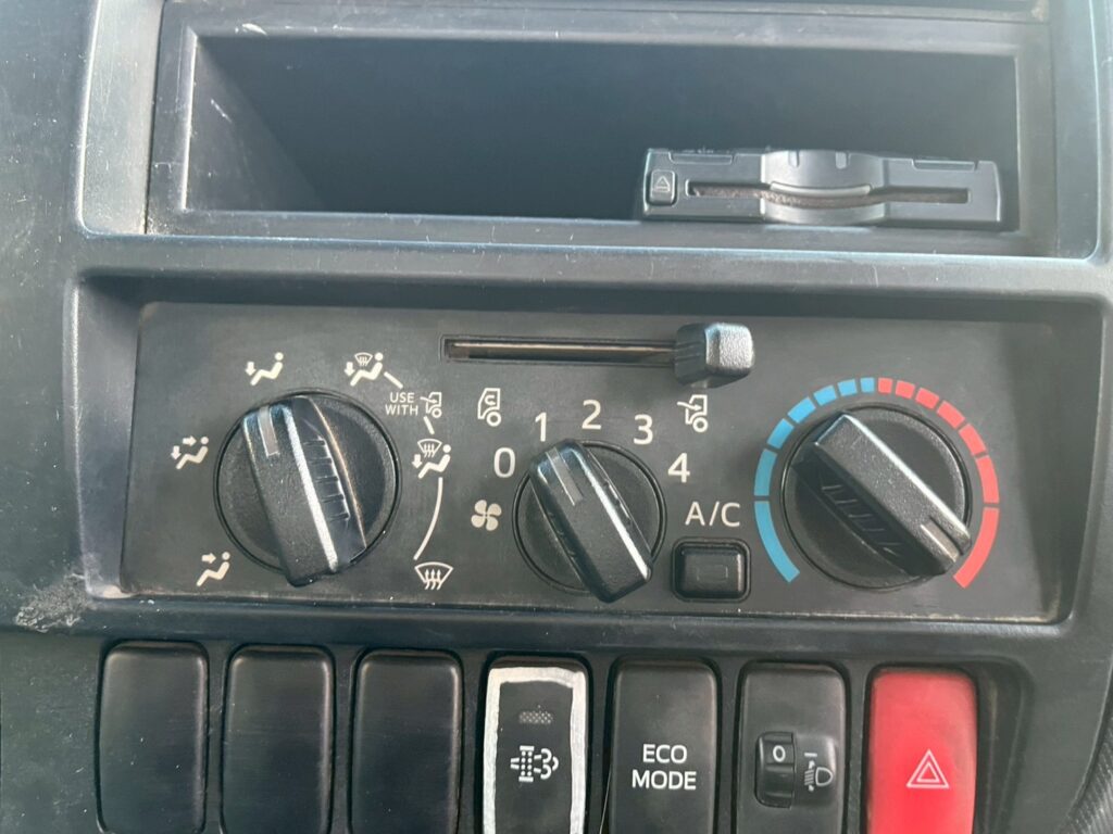 平成26年式デュトロダンプ　最大積載4000㎏　電動コボレーン