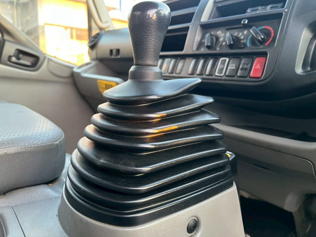 平成26年式デュトロダンプ　最大積載4000㎏　電動コボレーン