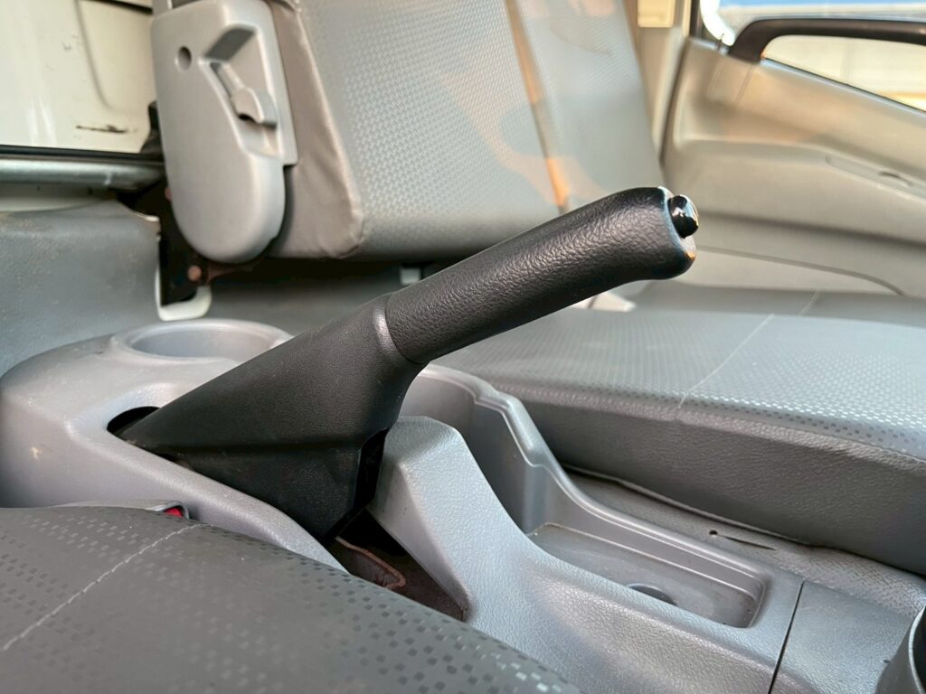 平成26年式デュトロダンプ　最大積載4000㎏　電動コボレーン