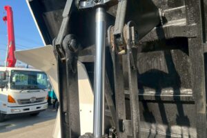 サムネイル: 平成27年式レンジャーダンプ　コボレーン　三方開き