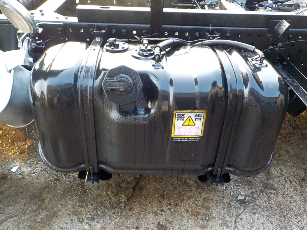 平成25年　エルフ 3ｔダンプ　コボレーン　