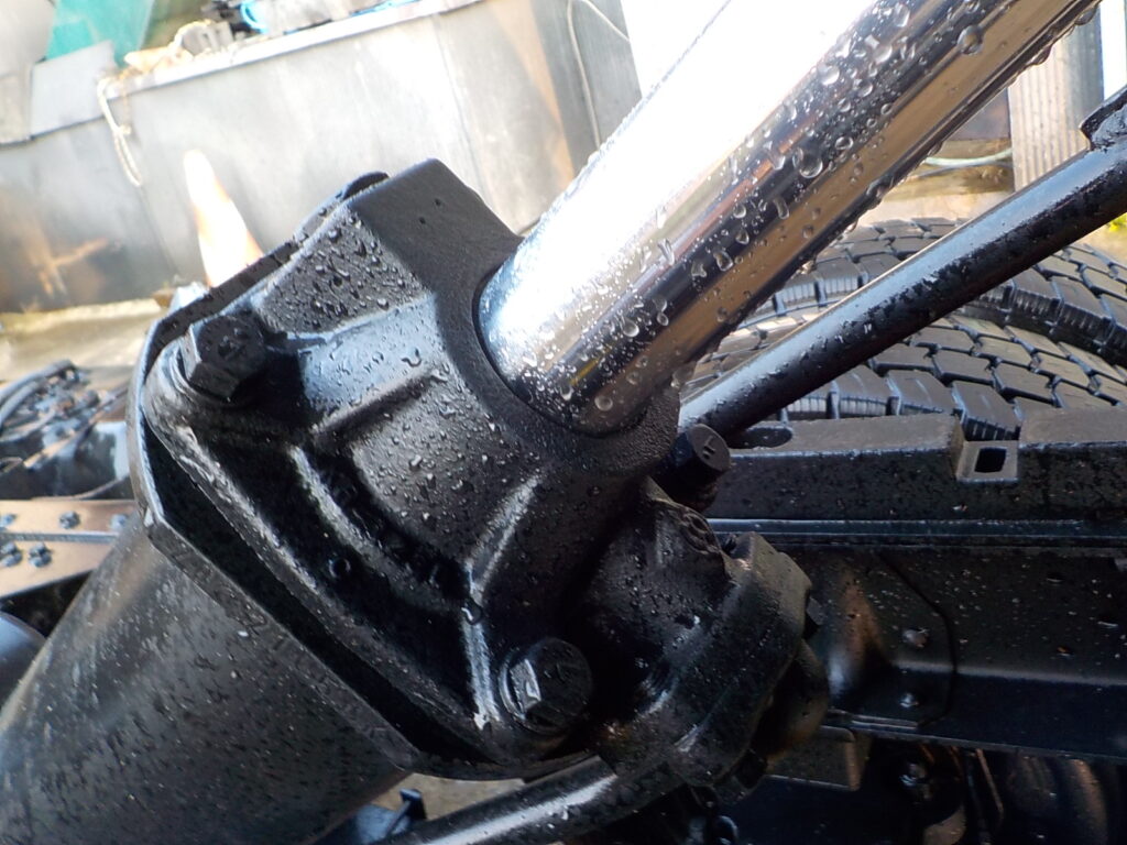 平成25年　エルフ 3ｔダンプ　コボレーン　