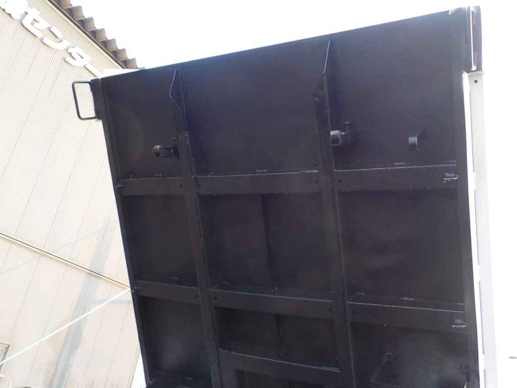 平成25年　エルフ 3ｔダンプ　コボレーン　