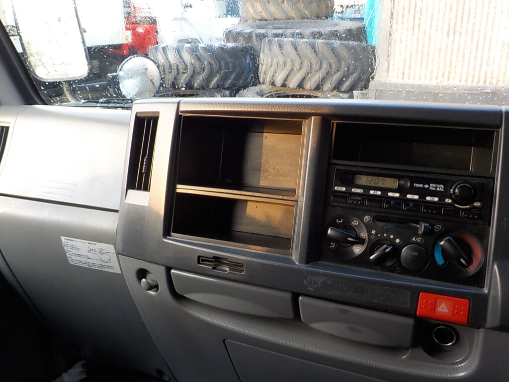 平成25年　エルフ 3ｔダンプ　コボレーン　