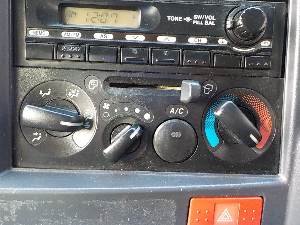 平成25年　エルフ 3ｔダンプ　コボレーン　