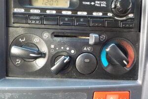 サムネイル: 平成25年　エルフ 3ｔダンプ　コボレーン　