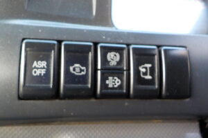 サムネイル: 平成25年　エルフ 3ｔダンプ　コボレーン　