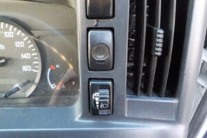 サムネイル: 平成25年　エルフ 3ｔダンプ　コボレーン　