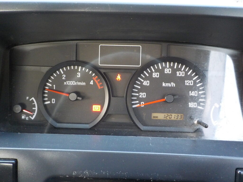 平成25年　エルフ 3ｔダンプ　コボレーン　