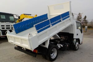 サムネイル: 平成25年　エルフ 3ｔダンプ　コボレーン　