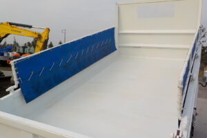 サムネイル: 平成25年　エルフ 3ｔダンプ　コボレーン　