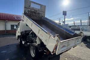 サムネイル: 平成30年　エルフ2トン強化ダンプ　車検1年付　フル装備　特殊シフト