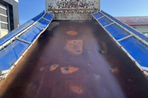 サムネイル: 平成30年　エルフ2トン強化ダンプ　車検1年付　フル装備　特殊シフト