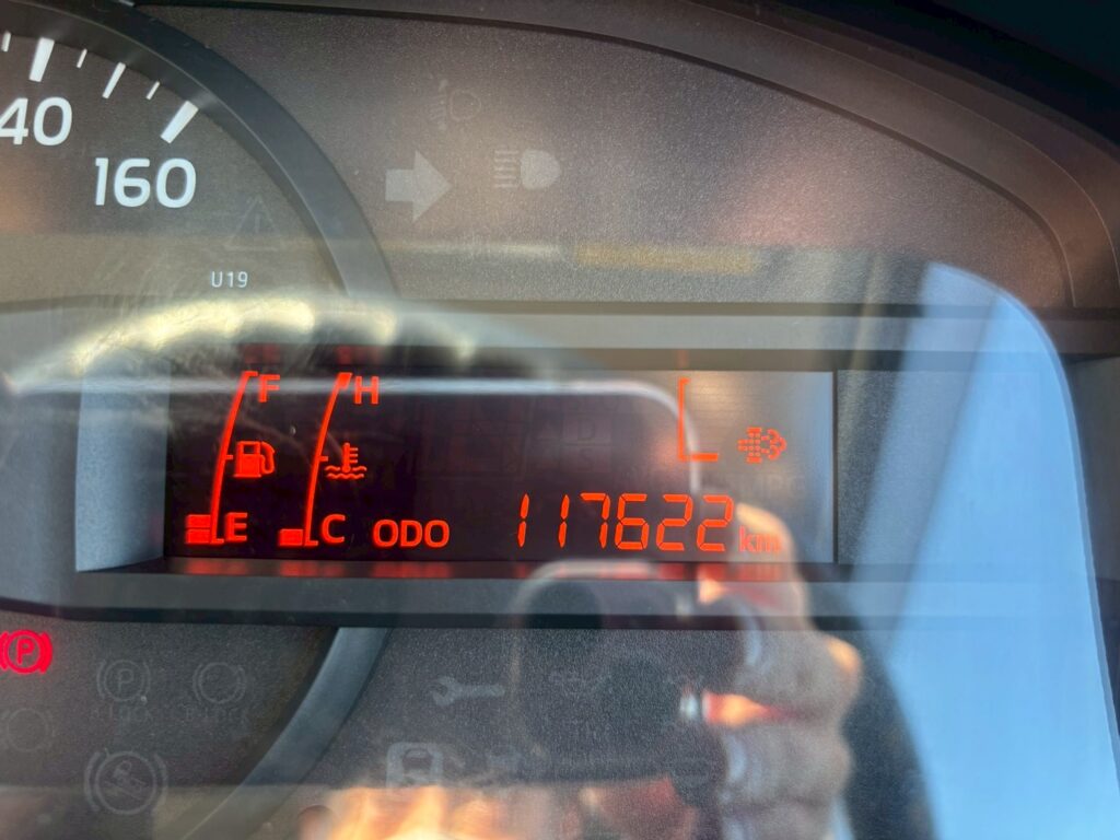 平成28年　トヨタ　ダイナ　２トン平ロング　4WD（車検1年付）