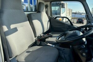 サムネイル: 平成28年　トヨタ　ダイナ　２トン平ロング　4WD（車検1年付）