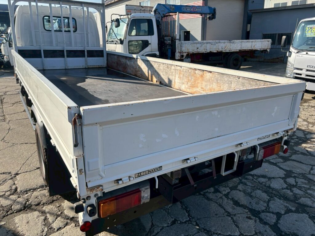 平成28年　トヨタ　ダイナ　２トン平ロング　4WD（車検1年付）