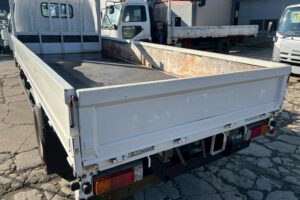 サムネイル: 平成28年　トヨタ　ダイナ　２トン平ロング　4WD（車検1年付）