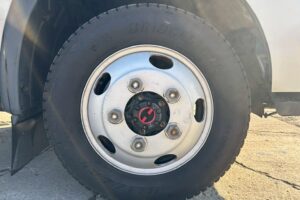 サムネイル: 平成28年　トヨタ　ダイナ　２トン平ロング　4WD（車検1年付）