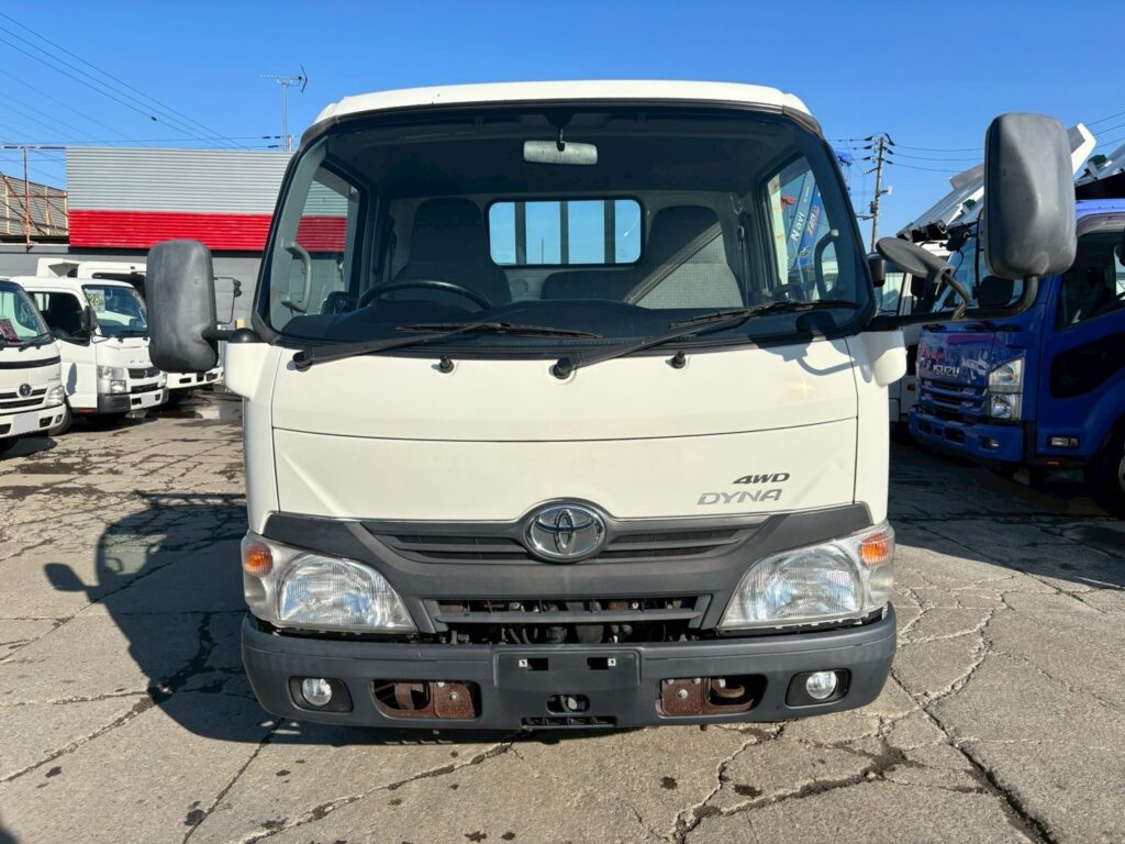平成28年　トヨタ　ダイナ　２トン平ロング　4WD（車検1年付）