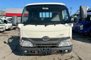 サムネイル: 平成28年　トヨタ　ダイナ　２トン平ロング　4WD（車検1年付）