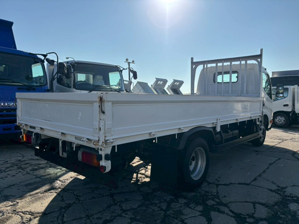 平成28年　トヨタ　ダイナ　２トン平ロング　4WD（車検1年付）