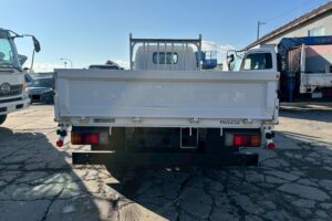 サムネイル: 平成28年　トヨタ　ダイナ　２トン平ロング　4WD（車検1年付）