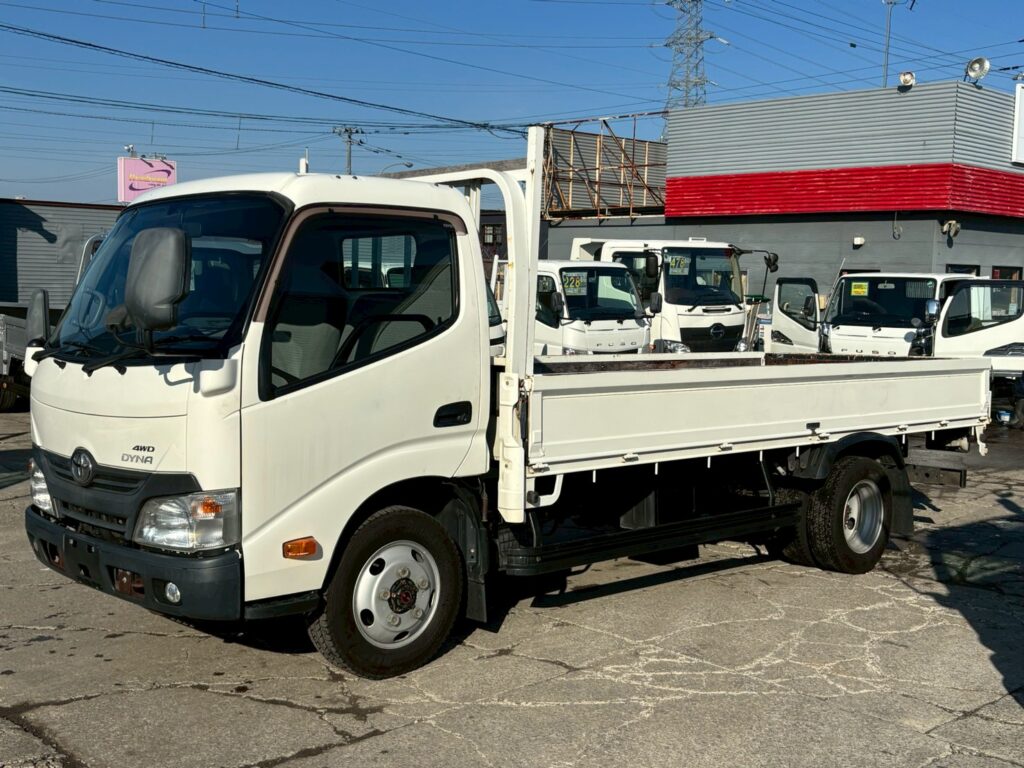 平成28年　トヨタ　ダイナ　２トン平ロング　4WD（車検1年付）
