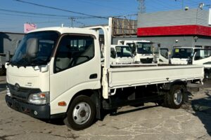 平成28年　トヨタ　ダイナ　２トン平ロング　4WD（車検1年付）