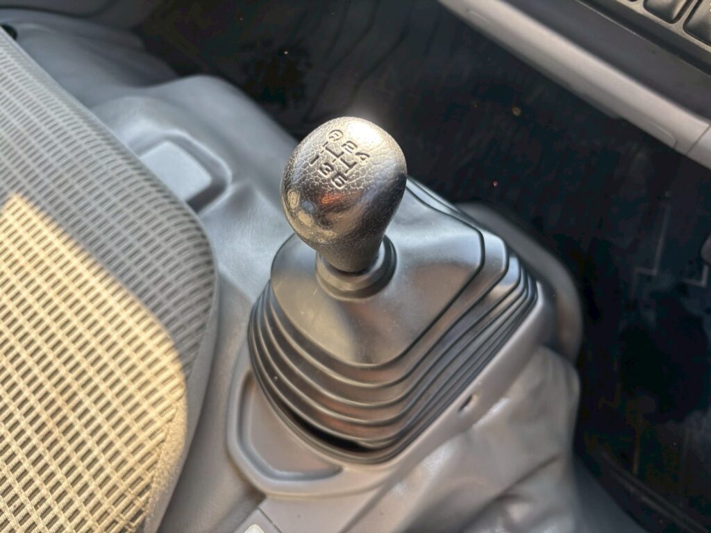 平成28年　トヨタ　ダイナ　２トン平ロング　4WD（車検1年付）