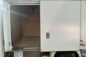 サムネイル: 平成26年式　バネット１トン箱車　４WD　後輪Wタイヤ