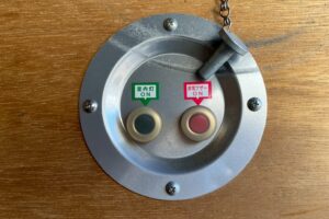 サムネイル: 平成26年式　バネット１トン箱車　４WD　後輪Wタイヤ