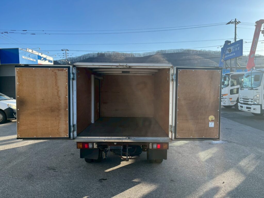 平成26年式　バネット１トン箱車　４WD　後輪Wタイヤ