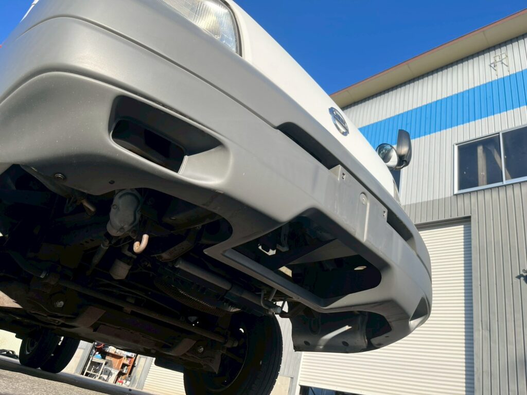 平成26年式　バネット１トン箱車　４WD　後輪Wタイヤ