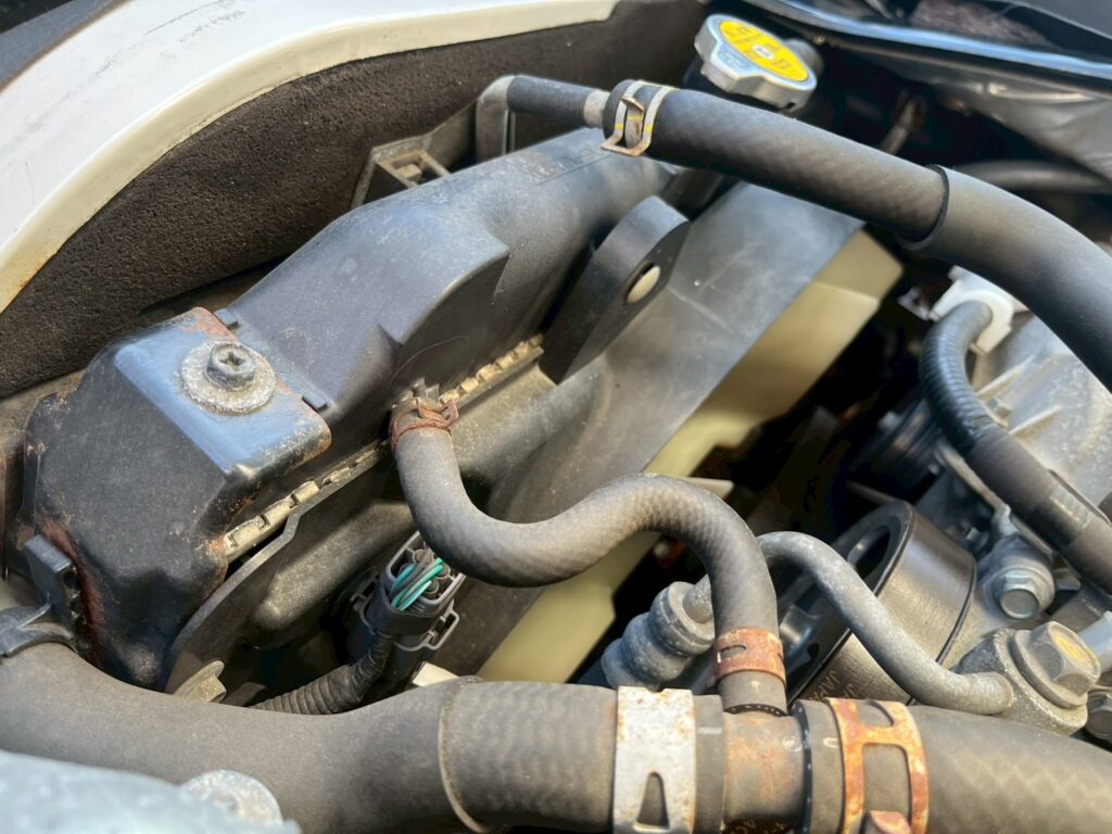 平成26年式　バネット１トン箱車　４WD　後輪Wタイヤ