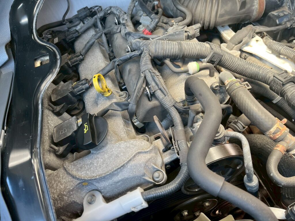 平成26年式　バネット１トン箱車　４WD　後輪Wタイヤ