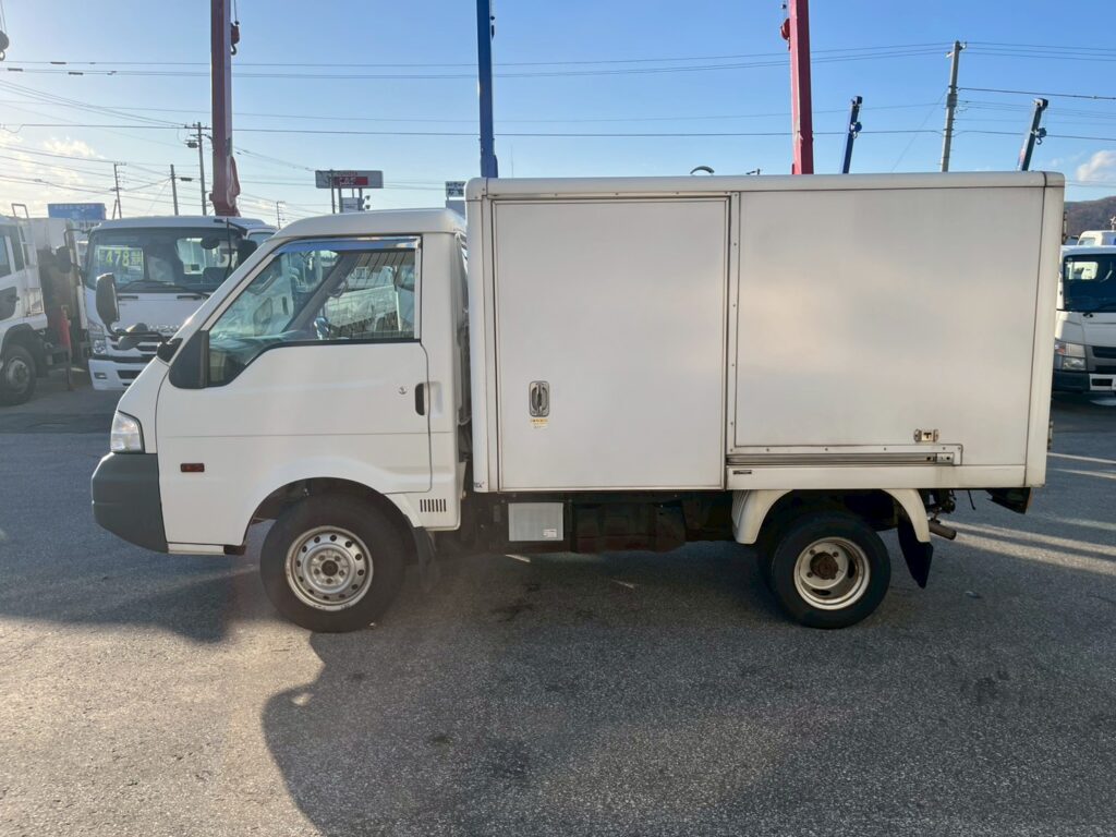 平成26年式　バネット１トン箱車　４WD　後輪Wタイヤ