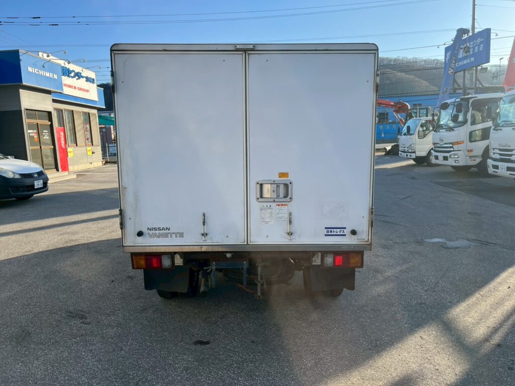 平成26年式　バネット１トン箱車　４WD　後輪Wタイヤ